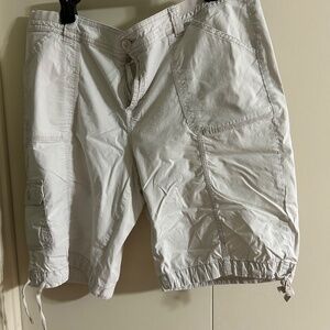 St. John's Bay Light Tan Cargo Shorts
